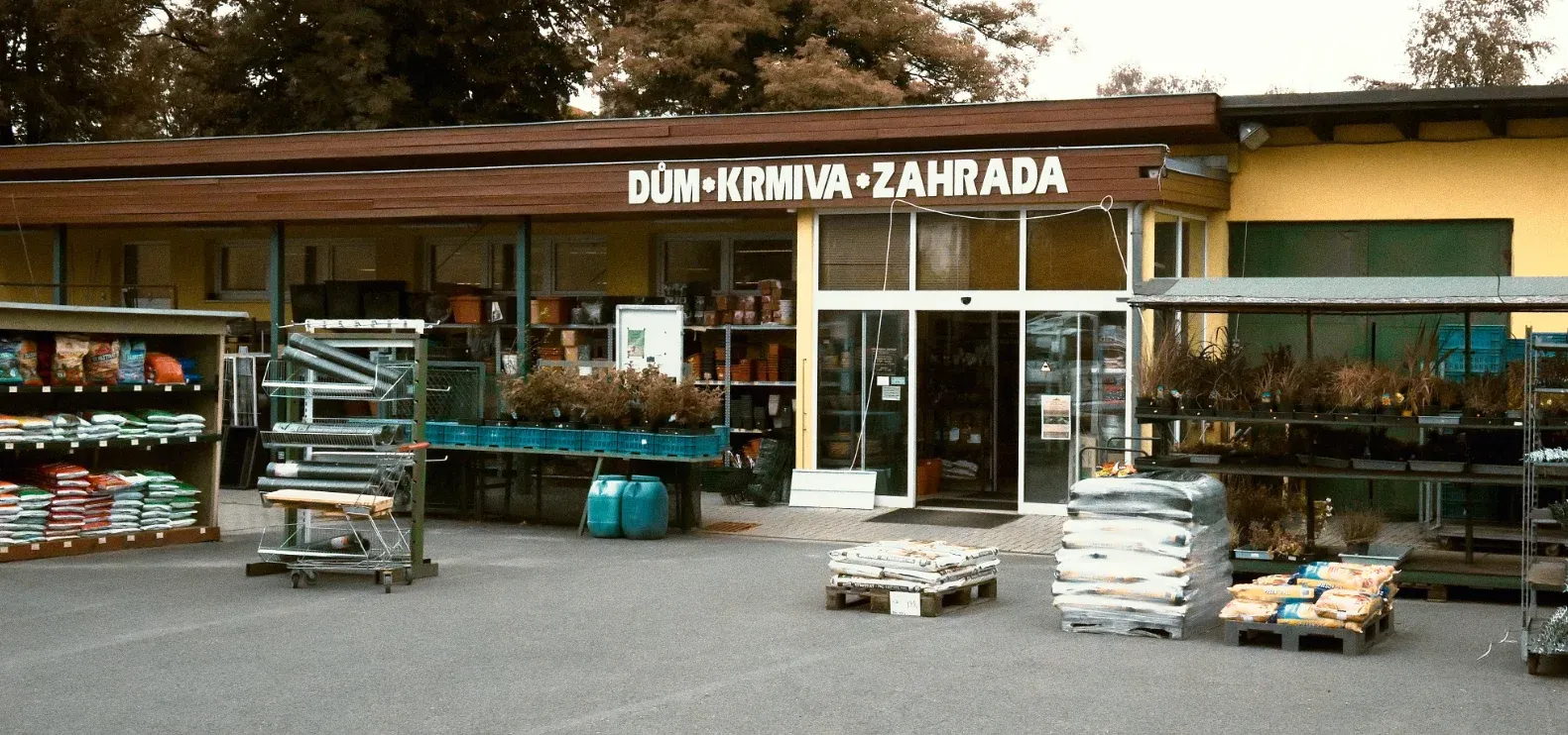 Prodejna DKZ - Dům, Krmiva, Zahrada, Frenštát pod Radhoštěm